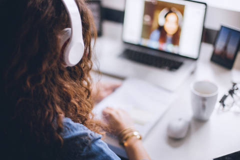 Women Collaborating Online women-collaborating-online
